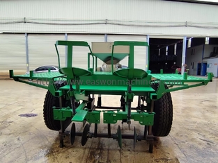 Machine de plantation de manioc pour l'Afrique avec 2 rangées de plantation Longueur de tranche 19 cm