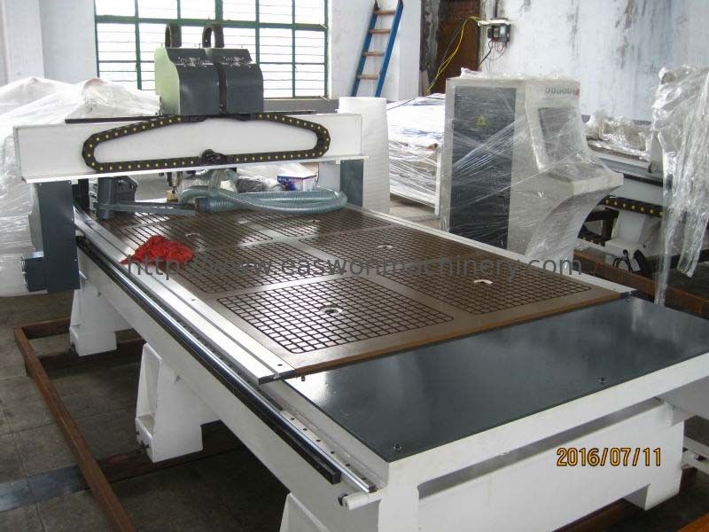 Commande numérique par ordinateur de alimentation de la machine MX5826 de presse de membrane de H200mm machine de découpage en bois automatique